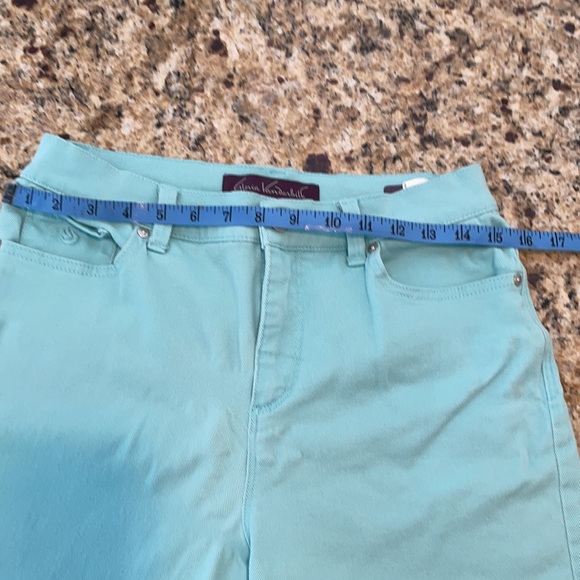 Gloria Vanderbilt Amanda Jeans - Picture 9 of 13